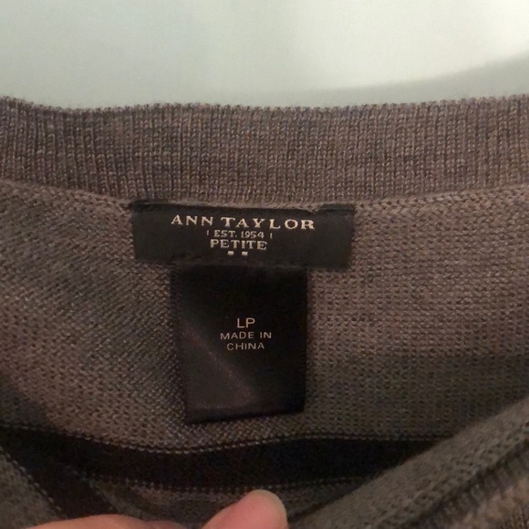 Ann Taylor sweater dress - Picture 2 of 4